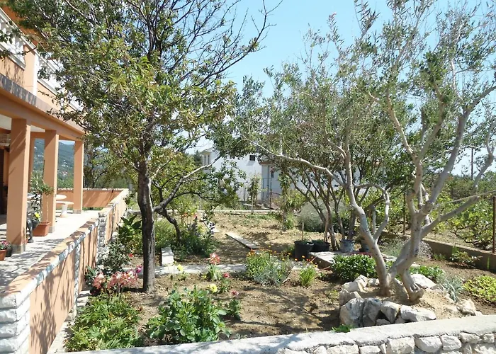 Апартаменты With Parking Space Mundanije, Rab - 12242 Mundanije